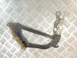 Петля крышки багажника левая Renault Megane 2003 2009