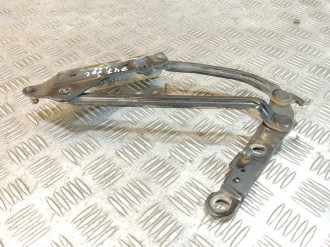 Петля крышки багажника левая Renault Megane 2003 2009