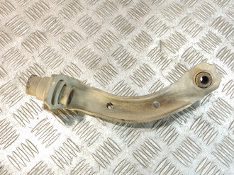 Кронштейн передней балки правый Renault Megane 2003 2009