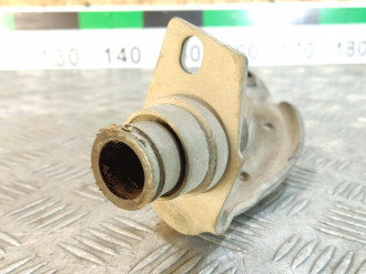 Кронштейн передней балки правый Renault Megane 2003 2009