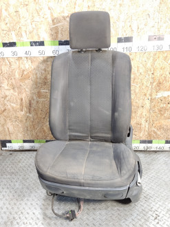 Сиденье переднее левое Renault Megane 2003 2009