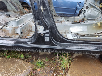 Порог со стойкой правой Renault Megane 2003 2009