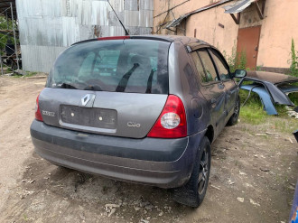 В разборе Renault Clio 2 1998-2008