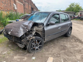 В разборе Renault Clio 2 1998-2008