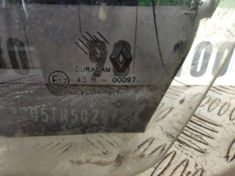 Стекло двери задней левой форточка Renault R19 1992 2002
