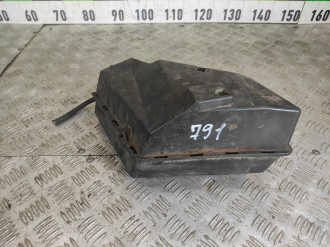 Корпус блока предохранителей Renault R19 1992 2002