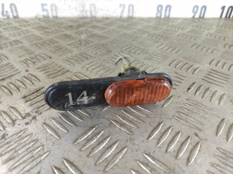 Повторитель в крыло правый Renault R19 1992 2002