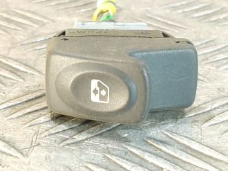 Кнопка стеклоподъемника Renault Scenic 2003 2009