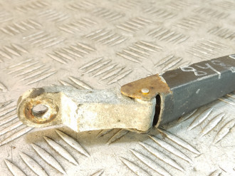 Поводок стеклоочистителя передний правый Renault Logan 2005 2014