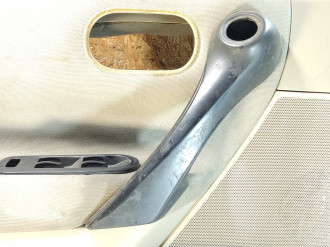 Обшивка двери передней левой Renault Megane 2003 2009