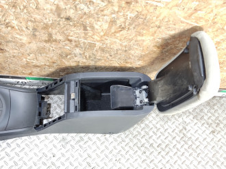 Подлокотник Renault Megane 2003 2009