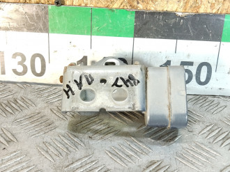 Петля двери передней левой нижняя Renault Megane 2003 2009