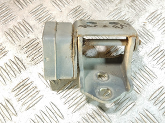 Петля двери передней левой нижняя Renault Megane 2003 2009