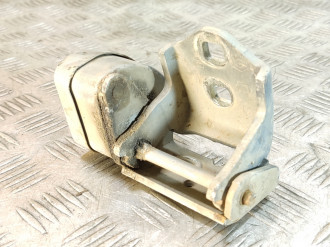 Петля двери передней правой нижняя Renault Megane 2003 2009