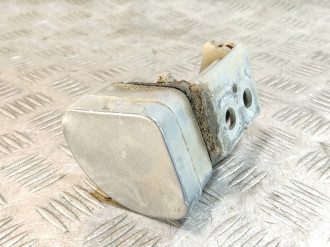 Петля двери передней правой нижняя Renault Megane 2003 2009