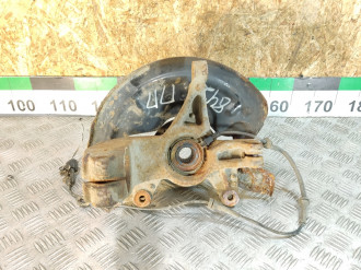 Кулак поворотный передний правый Renault Megane 2003 2009