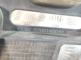 Направляющая бампера Renault Megane 2003 2009