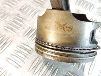 Поршень с шатуном Renault Logan 2005 2014