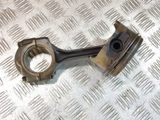 Поршень с шатуном Renault Logan 2005 2014