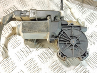 Стеклоподъемник передний правый Renault Megane 2003 2009