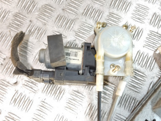 Стеклоподъемник передний правый Renault Megane 2003 2009