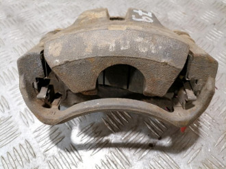 Суппорт передний правый Toyota Camry v40