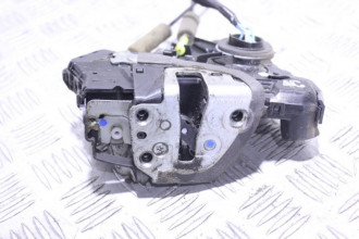 Замок двери передней правой Toyota Camry v40