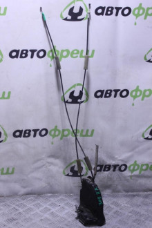 Замок двери задней левой Toyota Camry v40