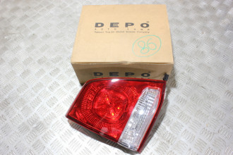 Фонарь задний внутренний левый Toyota Land cruser 200