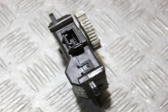 Моторчик заслонки отопителя Toyota Camry v40