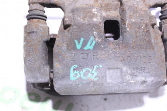 Суппорт передний правый Toyota Camry v40