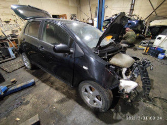 В разборе Toyota Yaris 2005 2011