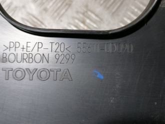 Вещевой ящик Toyota Yaris 2005 2011