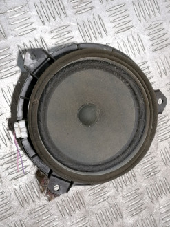 Динамик Toyota Yaris 2005 2011