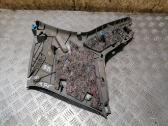 Обшивка стойки правая Toyota Yaris 2005 2011