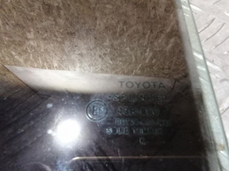 Стекло двери задней левой Toyota Yaris 2005 2011