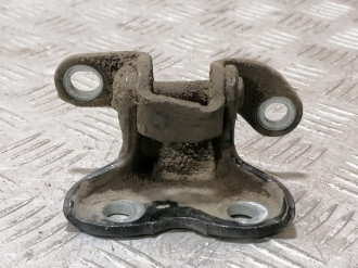 Петля двери задней правой верхняя Toyota Yaris 2005 2011