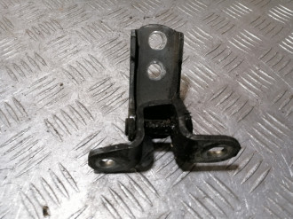 Петля двери передней правой верхняя Toyota Corolla e120