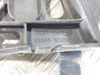 Направляющая бампера Toyota Corolla e10