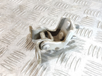 Петля двери задней правой верхняя Toyota Corolla e10