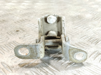 Петля двери задней левой верхняя Toyota Corolla e10