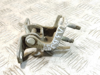 Петля двери задней левой верхняя Toyota Corolla e10