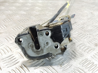 Замок двери задней левой Toyota Corolla e10