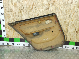 Обшивка двери задней правой Toyota Corolla e10