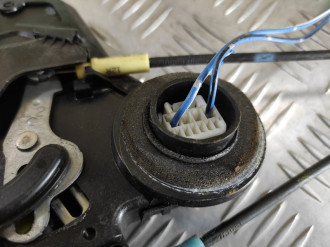 Замок двери задней левой Toyota Scion xa 2005-2006