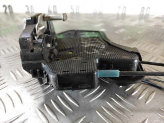 Замок двери задней правой Toyota Scion xa 2005-2006