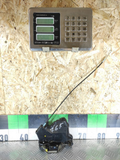 Замок двери передней левой Toyota Scion xa 2005-2006