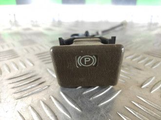 Кнопка стояночного тормоза Toyota Camry v10