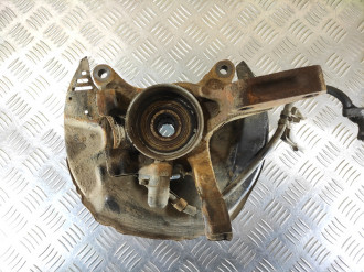 Кулак поворотный передний правый Toyota Camry v10