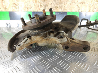 Кулак поворотный передний правый Toyota Camry v10